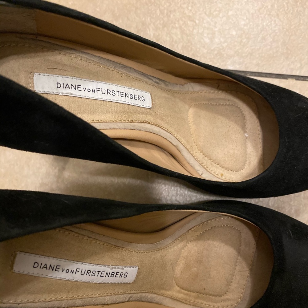 Heels - Picture 3 of 4